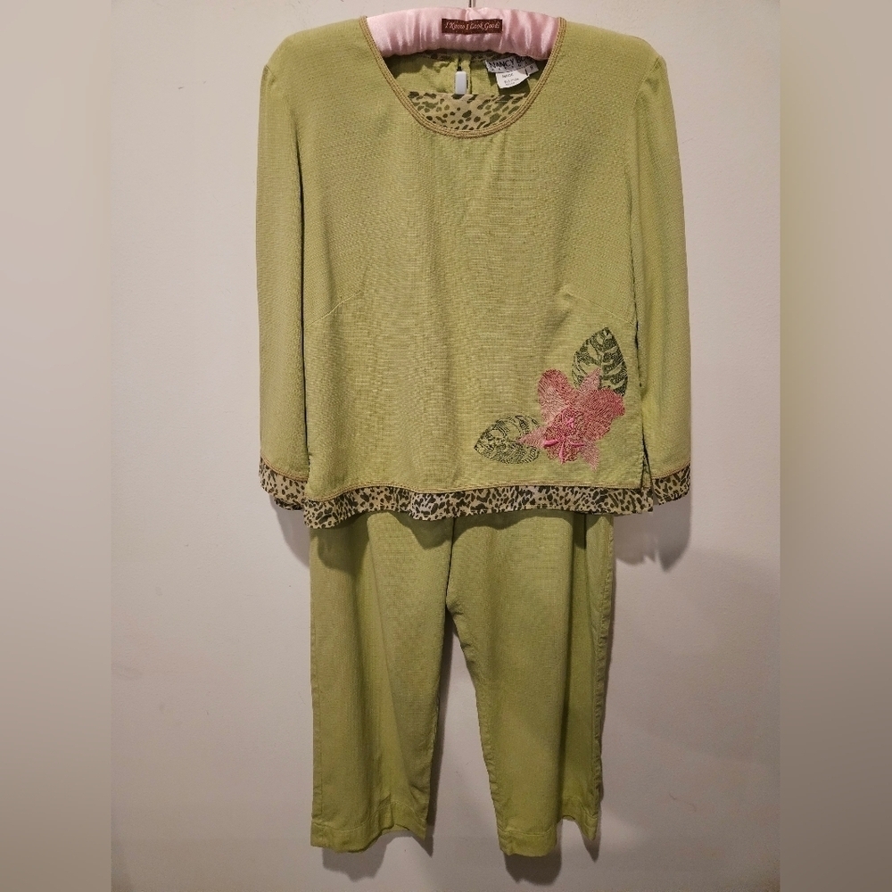CITY GIRL BY NANCY BOLEN SILK EMBROIDERED & STITCHED TOP & PANT TOP SM PANT MED